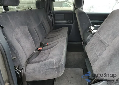 2001 Chevrolet Silverado C1500 из США, поврежденный, VIN 1GCEC19VX1Z136487